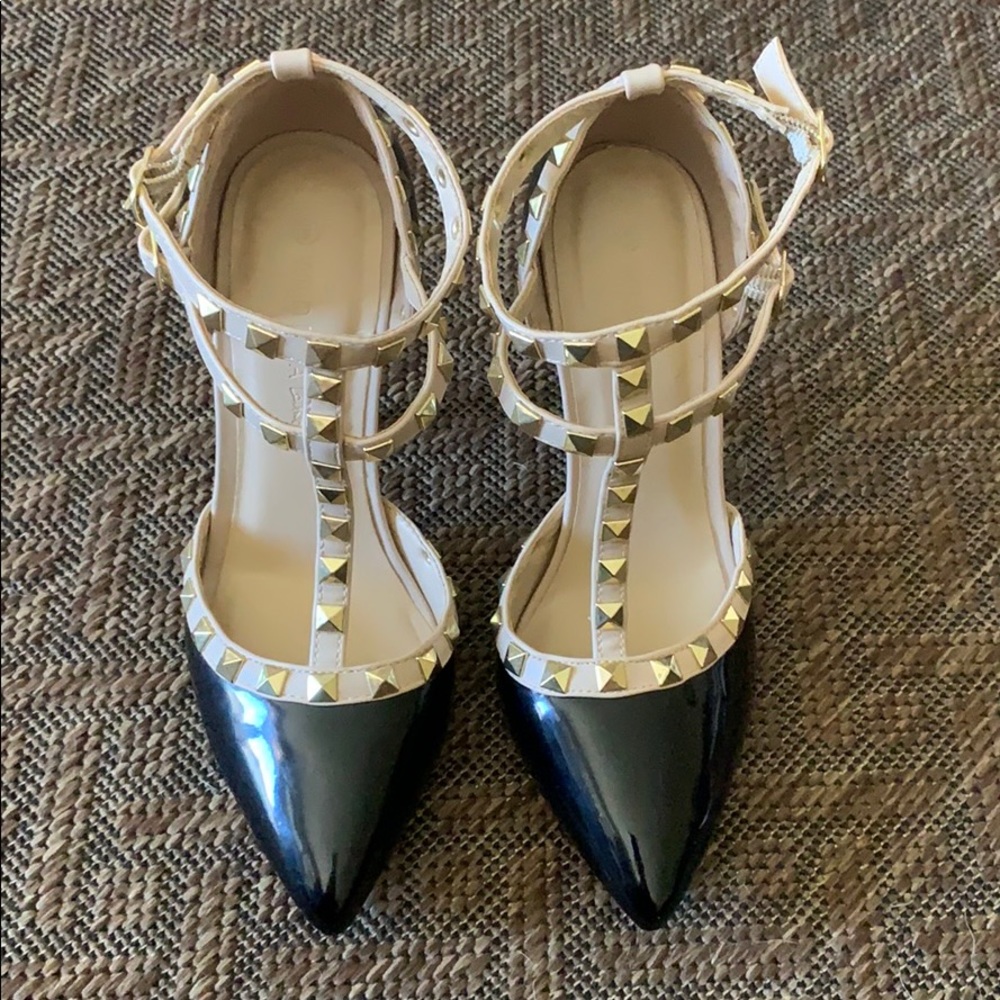 Black/Beige/Gold Studs